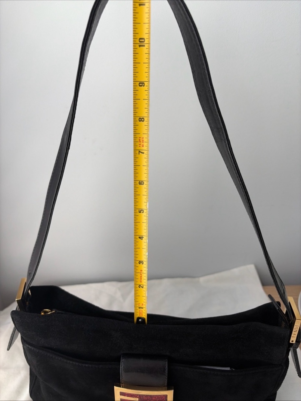 Authentic vintage Fendi mamma Baguette shoulder bag from the early 2000s. - Picture 10 of 16